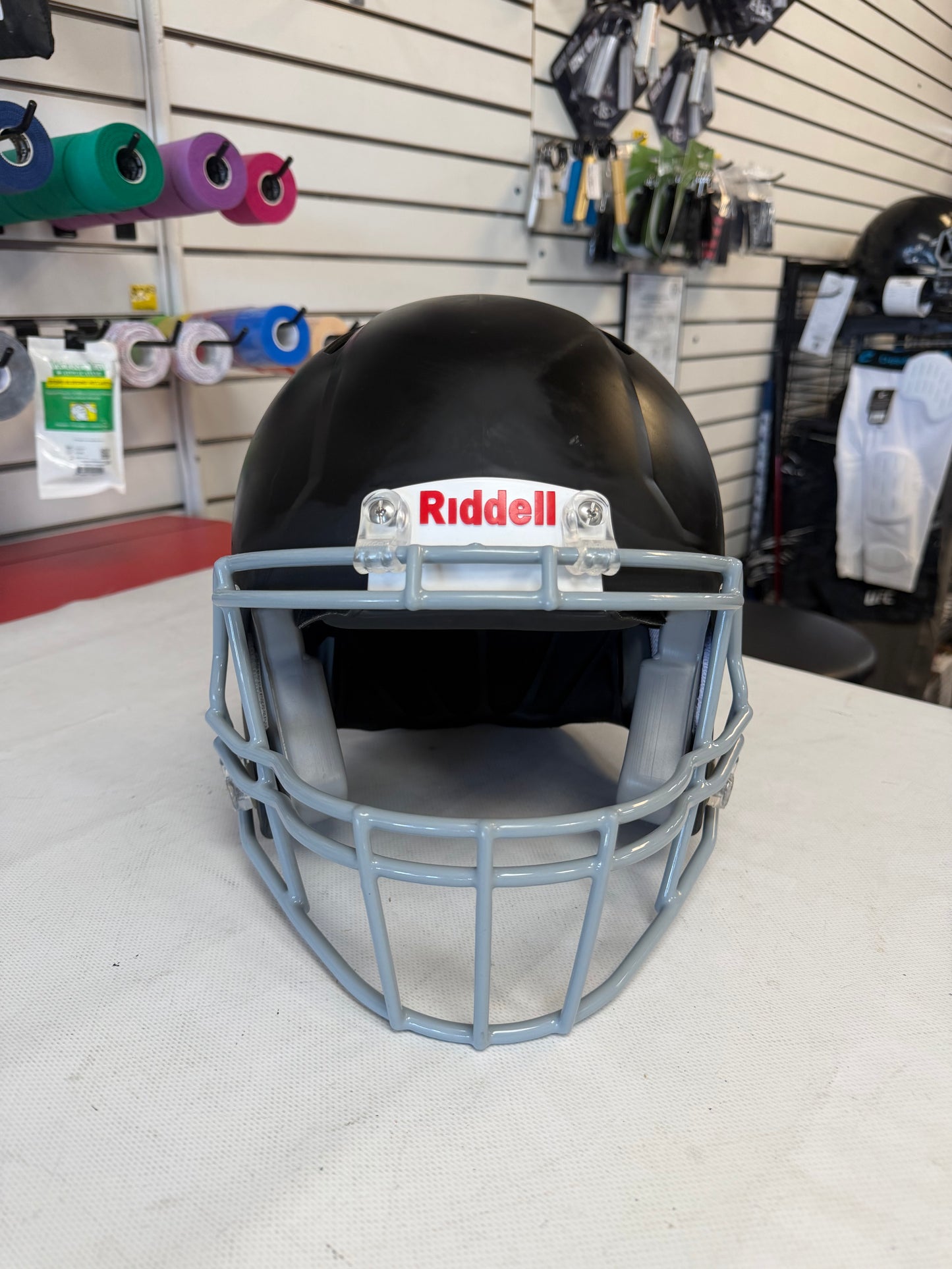 Riddell Victor-I Youth Lg/Xl matte black Football Helmet (used)