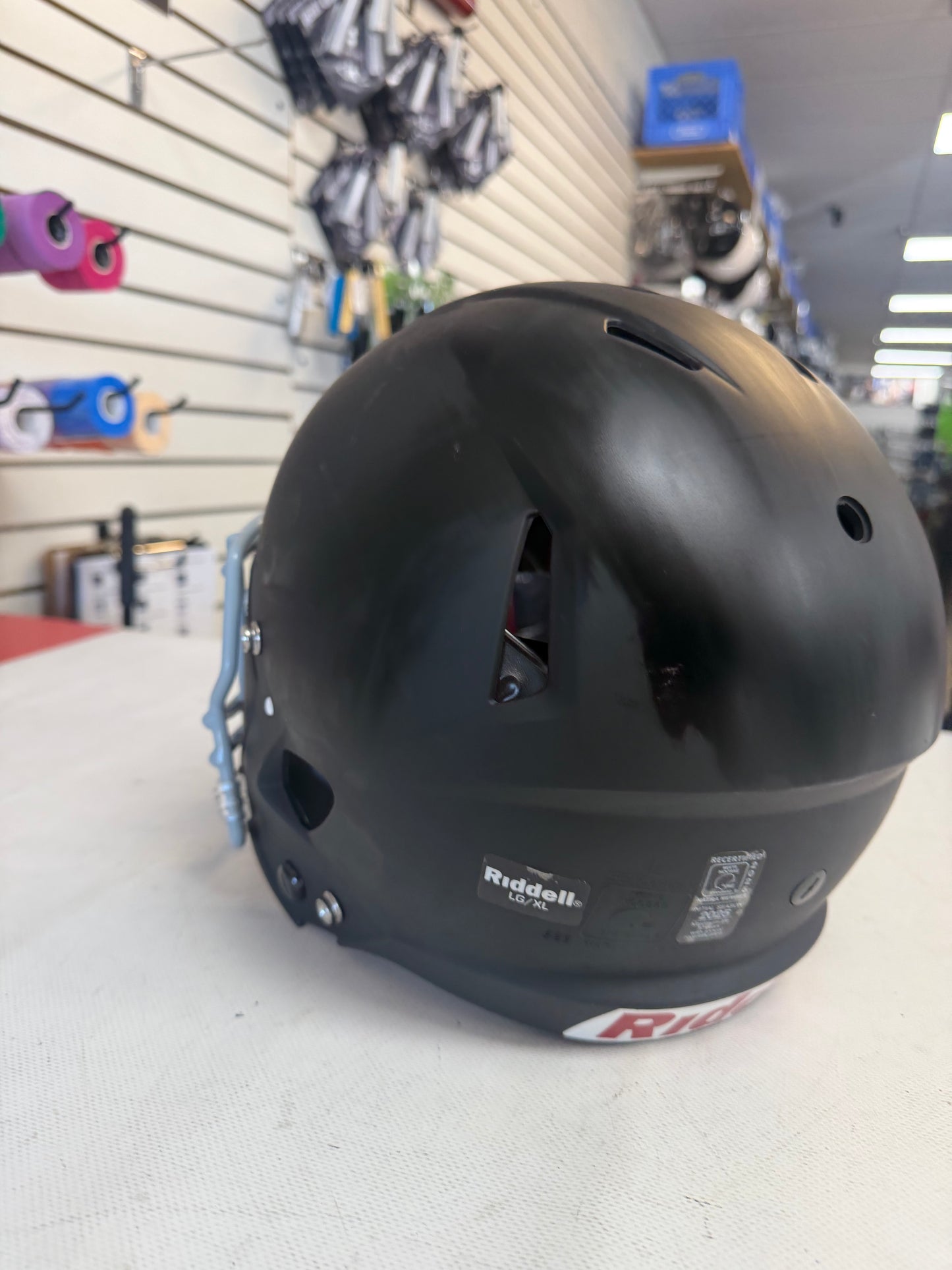 Riddell Victor-I Youth Lg/Xl matte black Football Helmet (used)