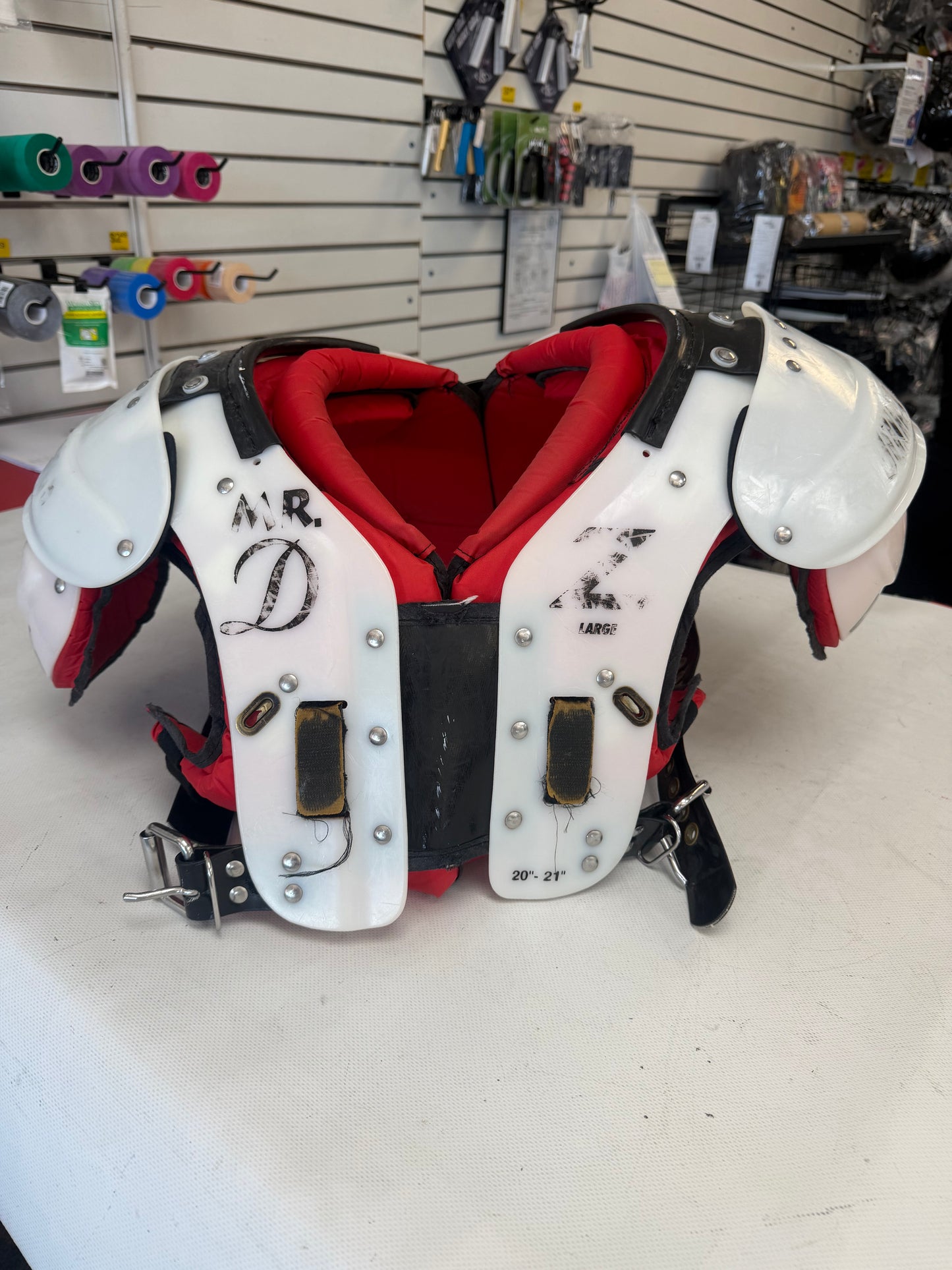 Douglas Adult Shoulder Pads (used) Size Large