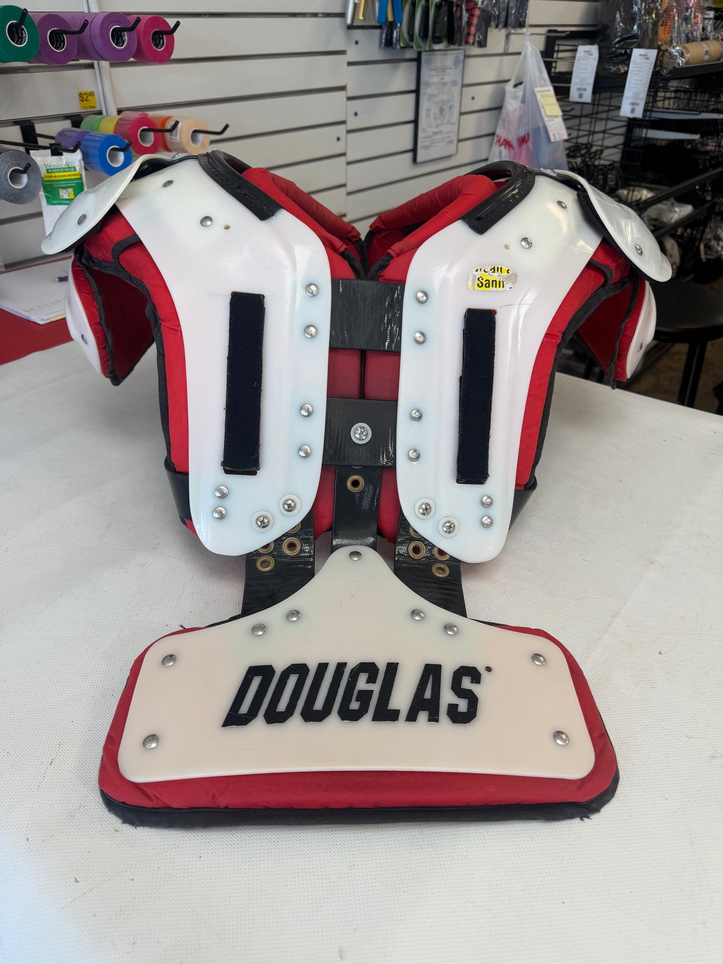 Douglas Adult Shoulder Pads (used) Size Large