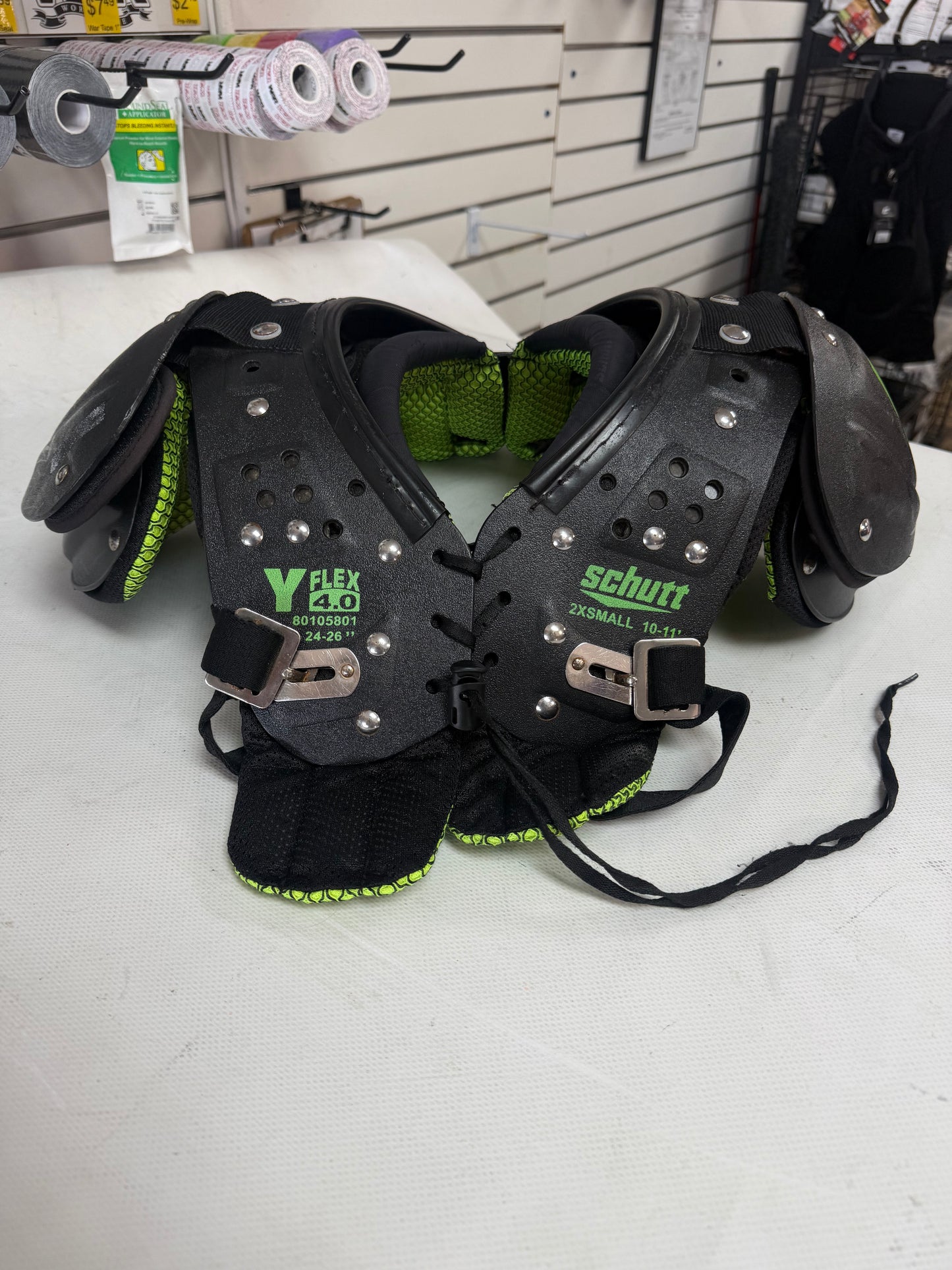 Schutt Y flex 4.0 2x small used youth shoulder pads