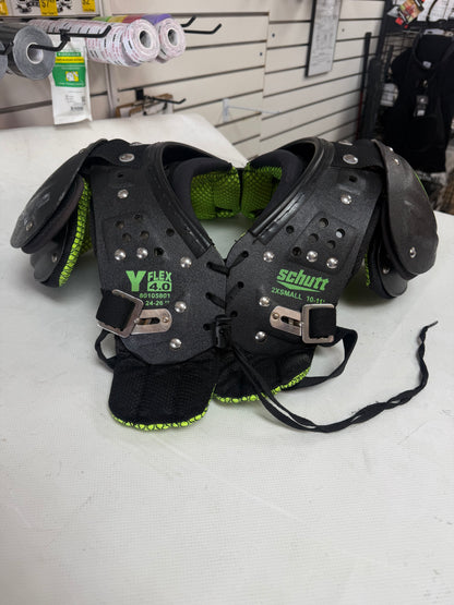 Schutt Y flex 4.0 2x small used youth shoulder pads
