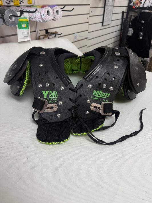 Schutt Y flex 4.0 2x small used youth shoulder pads