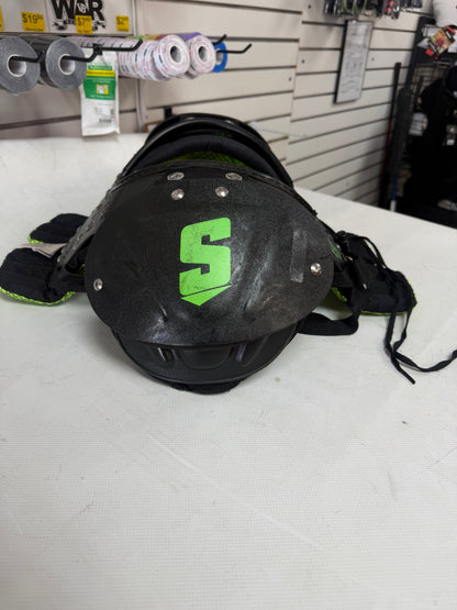 Schutt Y flex 4.0 2x small used youth shoulder pads