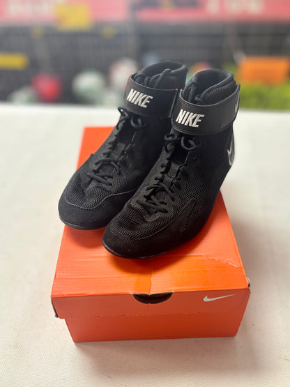 Nike Speedsweep VIII Wrestling Shoes Size 7 (used)