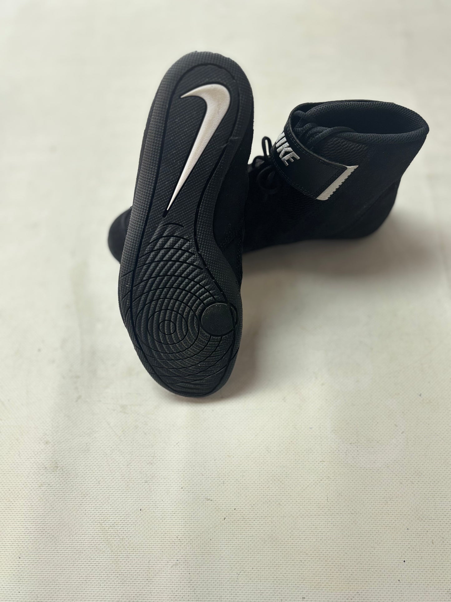 Nike Speedsweep VIII Wrestling Shoes Size 7 (used)