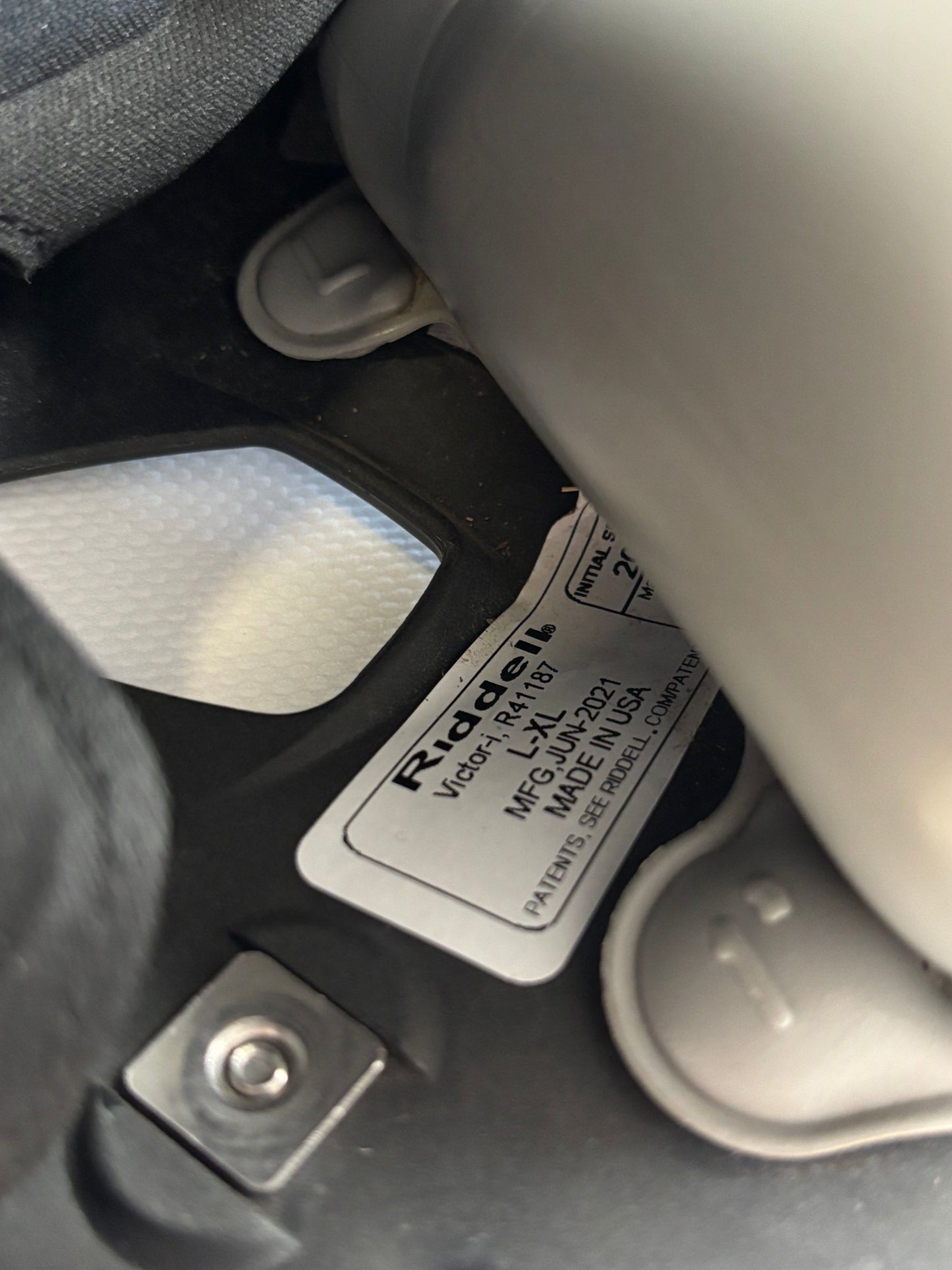 Riddell Victor-I 2021 Helmet - Matte Black -Youth L/XL (used)