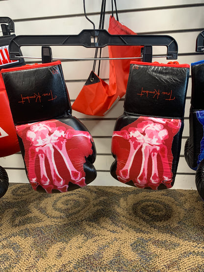True Kombat 16 oz Gloves