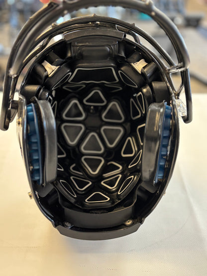 Schutt Vengeance A11 2022 - Youth Large (Used)